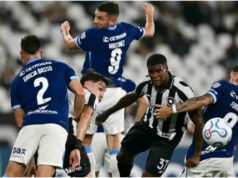 Botafogo x Racing, disputando a Copa Sul-Americana