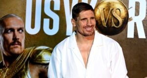 Emocionado com Rico Verhoeven no tapete vermelho das pirâmides do Egito, Usyk ausente: ‘Arrepios, estou super feliz’