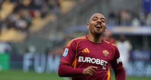 A AS Roma quer manter Donyell Malen, de 27 anos, com contrato com o internacional italiano até 2030.