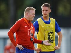 Ronald Koeman lamentou as chances de Jerrion Timber na Copa do Mundo e respondeu ao desprezo de Joey Weirman.