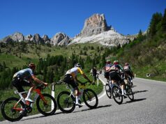 ‘Eu fiz tudo que pude’ – Thymen Arensman cai no pódio do Giro d’Italia depois que a equipe tenta empurrá-lo para o segundo lugar nas Dolomitas
