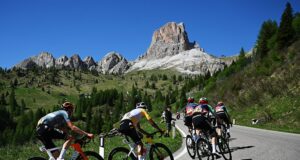 ‘Eu fiz tudo que pude’ – Thymen Arensman cai no pódio do Giro d’Italia depois que a equipe tenta empurrá-lo para o segundo lugar nas Dolomitas