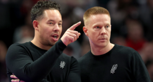 Magic contratando o próximo assistente técnico do Spurs, por relatório