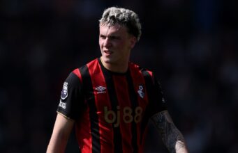 Alex Jimenez: Bournemouth abandona o defensor em meio a investigação sobre postagens nas redes sociais | Notícias de futebol