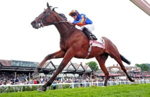 Hoje na Sky Sports Racing: Constitution River leva a glória do Derby francês em Chantilly | Notícias de corrida