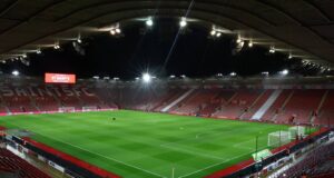 CEO do Southampton direciona fúria contra Leeds quando surge uma reivindicação recorde de £ 200 milhões