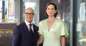 Stanley Tucci reflete sobre a diferença de idade de 21 anos com a esposa Felicity Blunt: ‘Nós nos demos bem imediatamente’