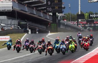 Márquez ultrapassou Acosta e derrubou Martin para vencer o sprint