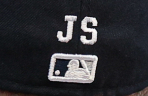 Os Yankees usarão o emblema da camisa John Sterling, para homenagear o lendário locutor após sua morte