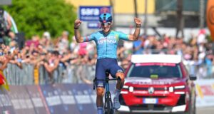 Giro d’Italia: Alberto Bettiol marcha para a vitória solo no estágio 13 depois de saltar da fuga na subida final.