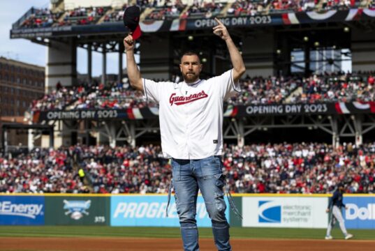 Travis Kelce compra participação no Cleveland Guardians, estrela do Chiefs se junta ao grupo de proprietários da MLB