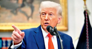 Trump adia a decisão final sobre o acordo proposto com o Irão após uma reunião de segurança
