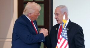 O analista diz que o atrito entre Trump e Netanyahu foi uma manobra calculada contra o Irã