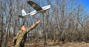 Por dentro das fábricas secretas de drones na Ucrânia que caçam drones Shahed de fabricação iraniana