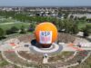 Dentro do acampamento da Copa do Mundo de Futebol dos EUA no Orange County Grand Park