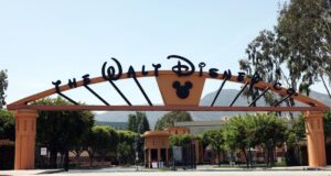 Comissário da FCC se junta à luta pela liberdade de expressão da Disney