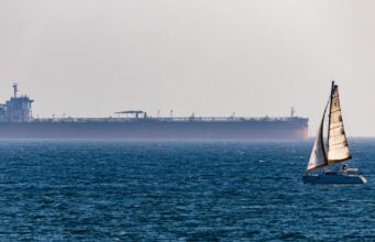 Califórnia se prepara para a incerteza quando o último carregamento de petróleo do Golfo Pérsico chega a Long Beach