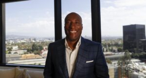 Magnata do entretenimento Byron Allen vai adquirir Buzzfeed e HuffPost