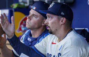 Blake Snell dos Dodgers retorna ao IL com o corpo solto no cotovelo esquerdo
