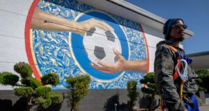 Artistas e comunidade dão as boas-vindas à Copa do Mundo em Inglewood com murais e muito mais