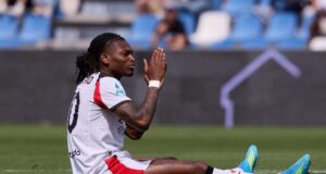 Ilusão de 175 milhões de euros: A verdadeira razão pela qual o treinador do Milan, Max Allegri, se prepara para cortar relações com Rafael Leão