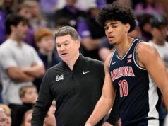 Poucos jogadores como Koa Peat permanecerão no Draft da NBA, mas isso não desanima Tommy Lloyd, do Arizona