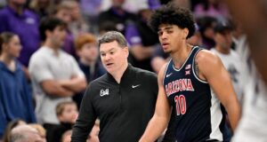 Poucos jogadores como Koa Peat permanecerão no Draft da NBA, mas isso não desanima Tommy Lloyd, do Arizona