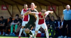 O Ajax escapou rapidamente de uma desvantagem frente ao FC Utrecht, vencedor em Volendam, rumo à Europa.