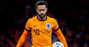 Podcast de futebol | ‘Depay terá que competir com Malen e Bobby por uma base na seleção holandesa’
