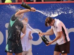 Ignacio Buse foi o inesperado campeão do ATP 500 de Hamburgo e ainda precisou pedir ajuda para arrecadar champanhe