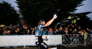 Críticos dos EUA: Marlies Mejias e Luke Fetzer vencem a final no WSCC Gears & Guitars Criterium