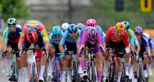 Giro d’Italia Etapa 6 ao vivo: velocistas se preparam para a rápida e furiosa corrida de paralelepípedos em Nápoles.