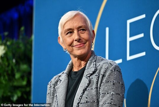 Martina Navratilova critica o ícone do tênis Billie Jean King por sua postura contraditória em relação aos atletas trans