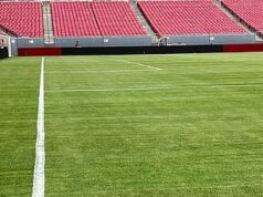 A Inglaterra inicia os preparativos para a Copa do Mundo em campo ‘separado’ – com campo ‘plug and play’ proporcionando um estranho flashback dos preparativos para o malfadado torneio de 2014