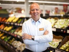Os chefes da Sainsbury estão de olho em salários de £ 7,3 milhões, à medida que os compradores se recuperam dos preços mais altos dos alimentos