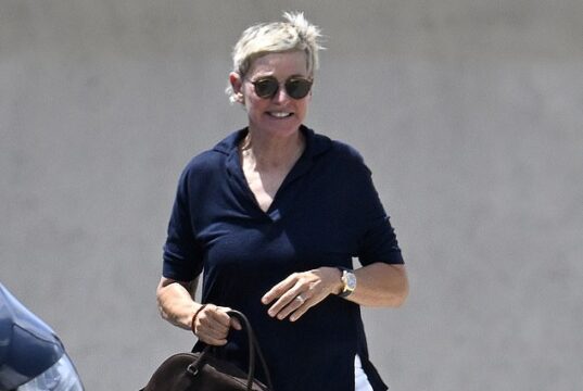 Ellen DeGeneres e Portia de Rossi fogem para Maiorca em um iate de luxo em meio a brigas com vizinhos de Cotswold