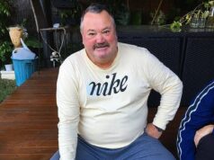 A amada lenda do futebol que virou estrela de TV, Darryl Brohman, revela como venceu o câncer depois de estar totalmente curado