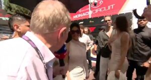 ‘Rude’ Kim Kardashian critica encontro com famoso repórter de TV no Grande Prêmio de Mônaco: ‘Pura arrogância’