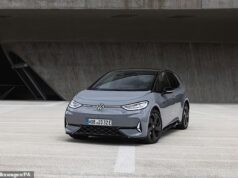 Carros elétricos são agora £ 980 por ano mais baratos do que carros a gasolina, diz pesquisa