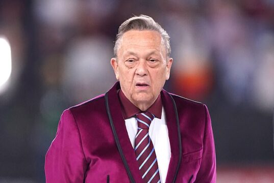 O coproprietário do West Ham, David Sullivan, foi acusado de abusar e atacar adolescentes para sexo no documentário da BBC Panorama