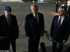 Trump NEGA que tenha sido vaiado pelos fãs dos Knicks após recepção calorosa da multidão de Nova York no Madison Square Garden: ‘Principalmente torcendo’