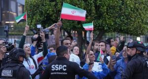 O impasse do Irã na Copa do Mundo aumenta à medida que o país acusa a FIFA de revogar os ingressos dos torcedores para os jogos dos EUA em meio a uma disputa de visto