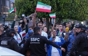 O impasse do Irã na Copa do Mundo aumenta à medida que o país acusa a FIFA de revogar os ingressos dos torcedores para os jogos dos EUA em meio a uma disputa de visto