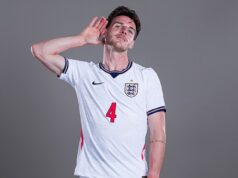 Declan Rice revelou que sua mãe o lembrou depois que a estrela da Inglaterra sofreu graves queimaduras solares – dias depois de chegar à quente Flórida antes da Copa do Mundo