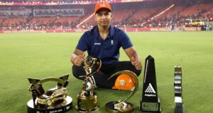 Jogador vencedor do IPL por 15 anos; Os australianos Josh Hazlewood e Tim David ajudam Royal Challengers Bangalore
