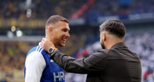 Schalke ofereceu uma extensão de contrato para Dzeko