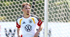 Lennart Karl revelou que Messi está jogando com o peito esquerdo