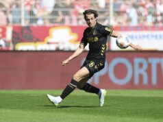 O FC Köln anunciou oficialmente a contratação definitiva de Jakub Kaminski