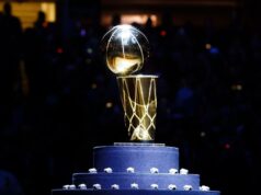 Foto do troféu, logotipo do roteiro nas quadras finais