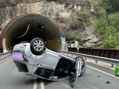 As rodas do carro estão levantadas no Vale do Ega: oitenta e dois anos quase ilesos – Bolzano